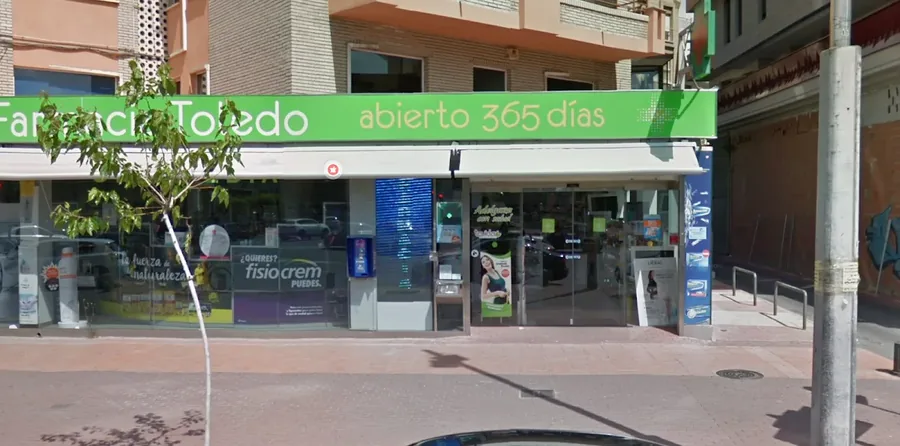 Fachada de Farmacia César Toledo Romero