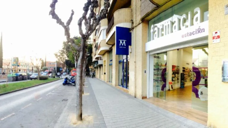 Fachada de Farmacia Estación: Lda. Hernández Rex Mercedes