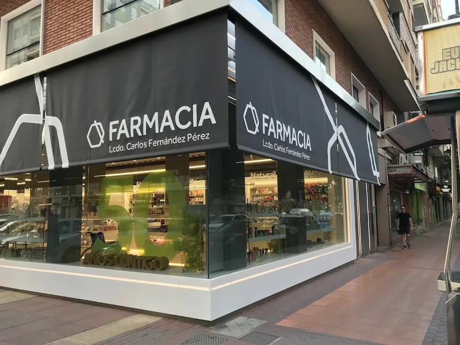 Fachada de Farmacia Carlos Fernández Pérez