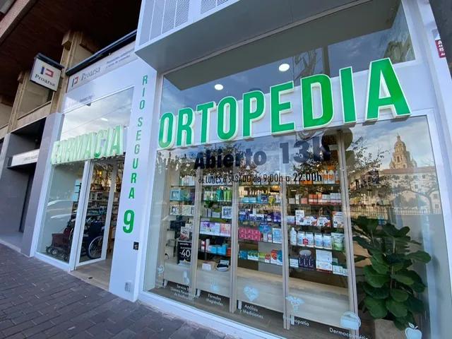 Fachada de Farmacia Ortopedia Mª Dolores Jiménez Inglés