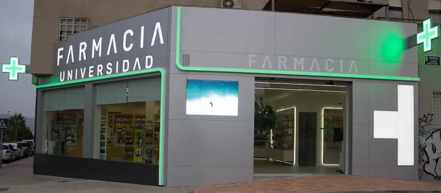 Fachada de Farmacia Universidad