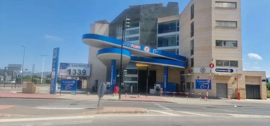 Gasolinera E. Leclerc en Av. Juana Jugan, 26