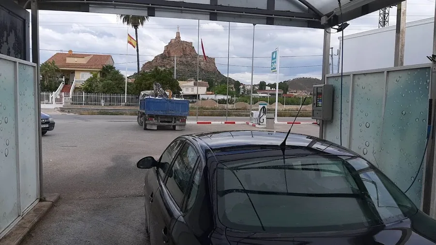 Gasolinera Casillas de combustible en C. Ermita Buendía
