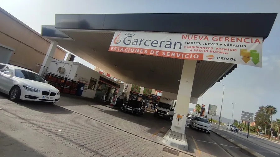 Gasolinera Repsol en Pol. Ind. Infante, Rda. Sur