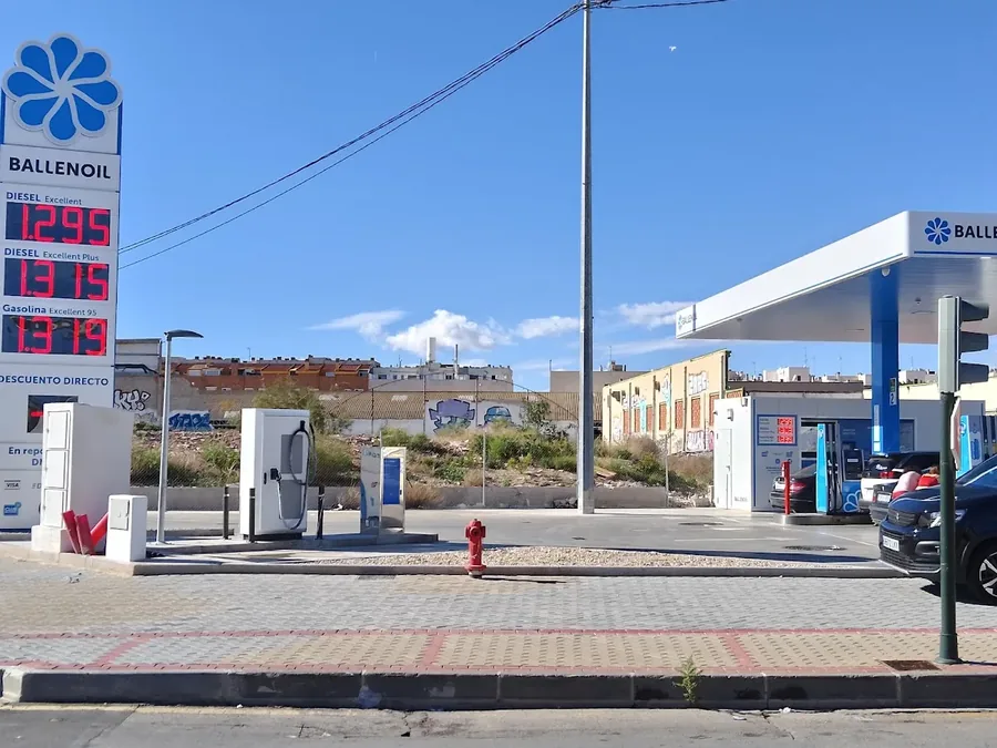 Gasolinera Ballenoil Murcia IV en C. San Isidro, 57