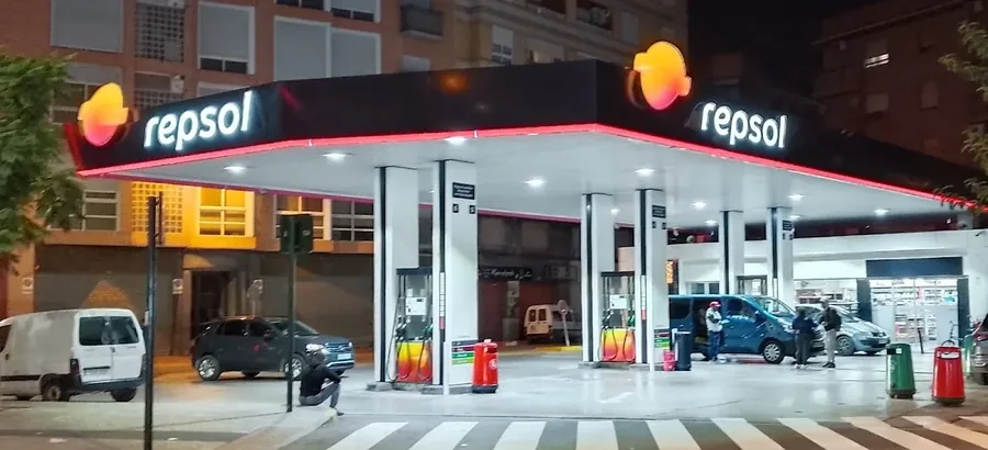 Gasolinera Estación de Servicio Repsol en Plaza Ing. de la Cierva, 3