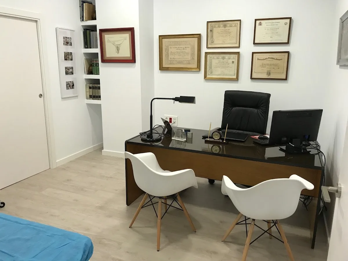 Fachada de Clínica Dermatológica Hernández Gil