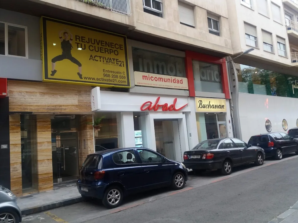 Fachada de Abad Grupo Inmobiliario